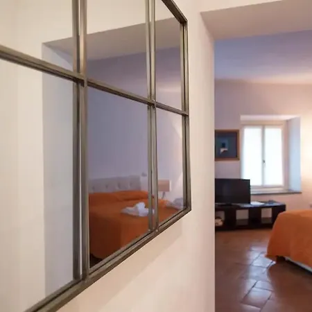 Hidden Retreat - Duomo Apartment Milan